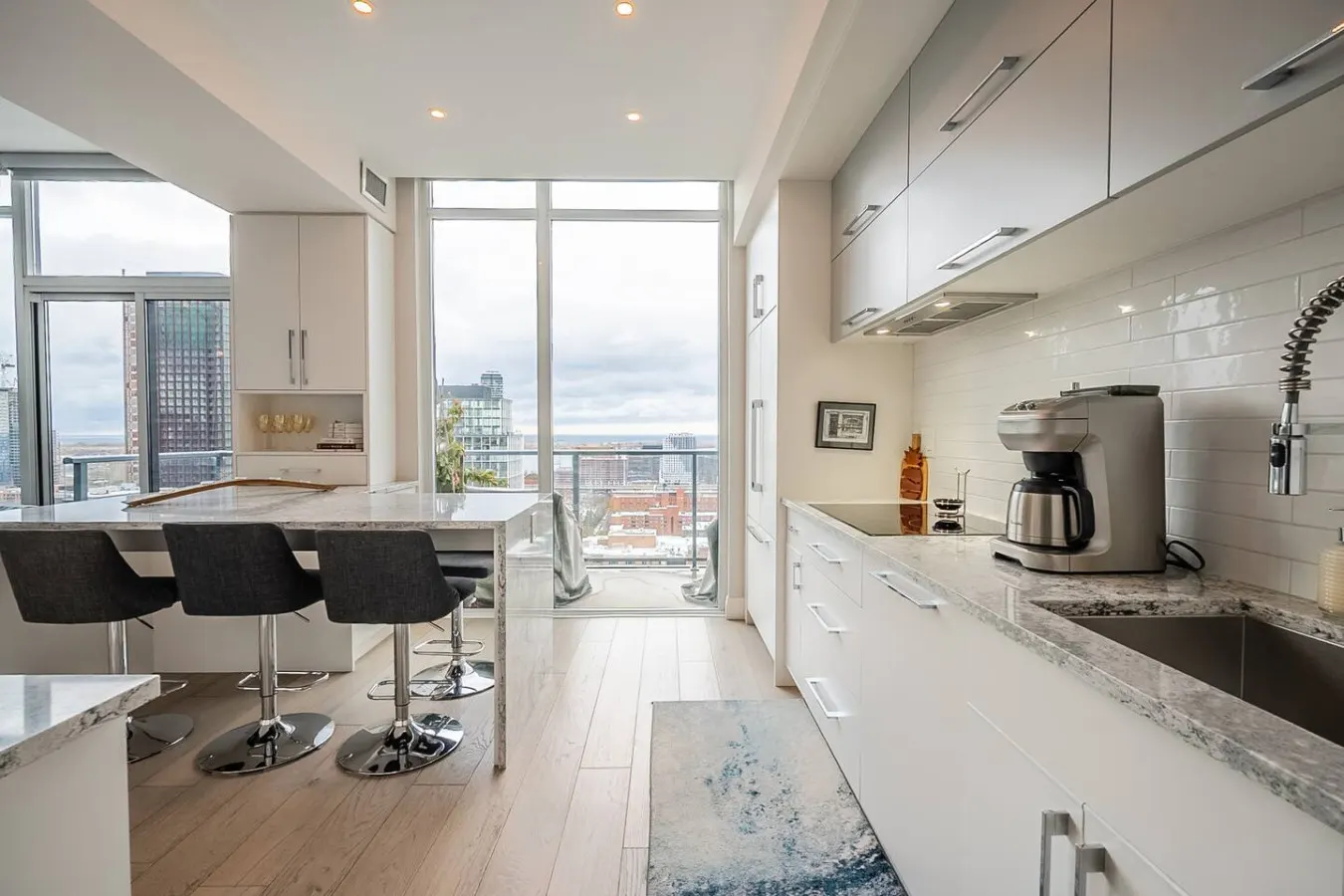 Luxury 2BR Penthouse Breathtaking Views 8