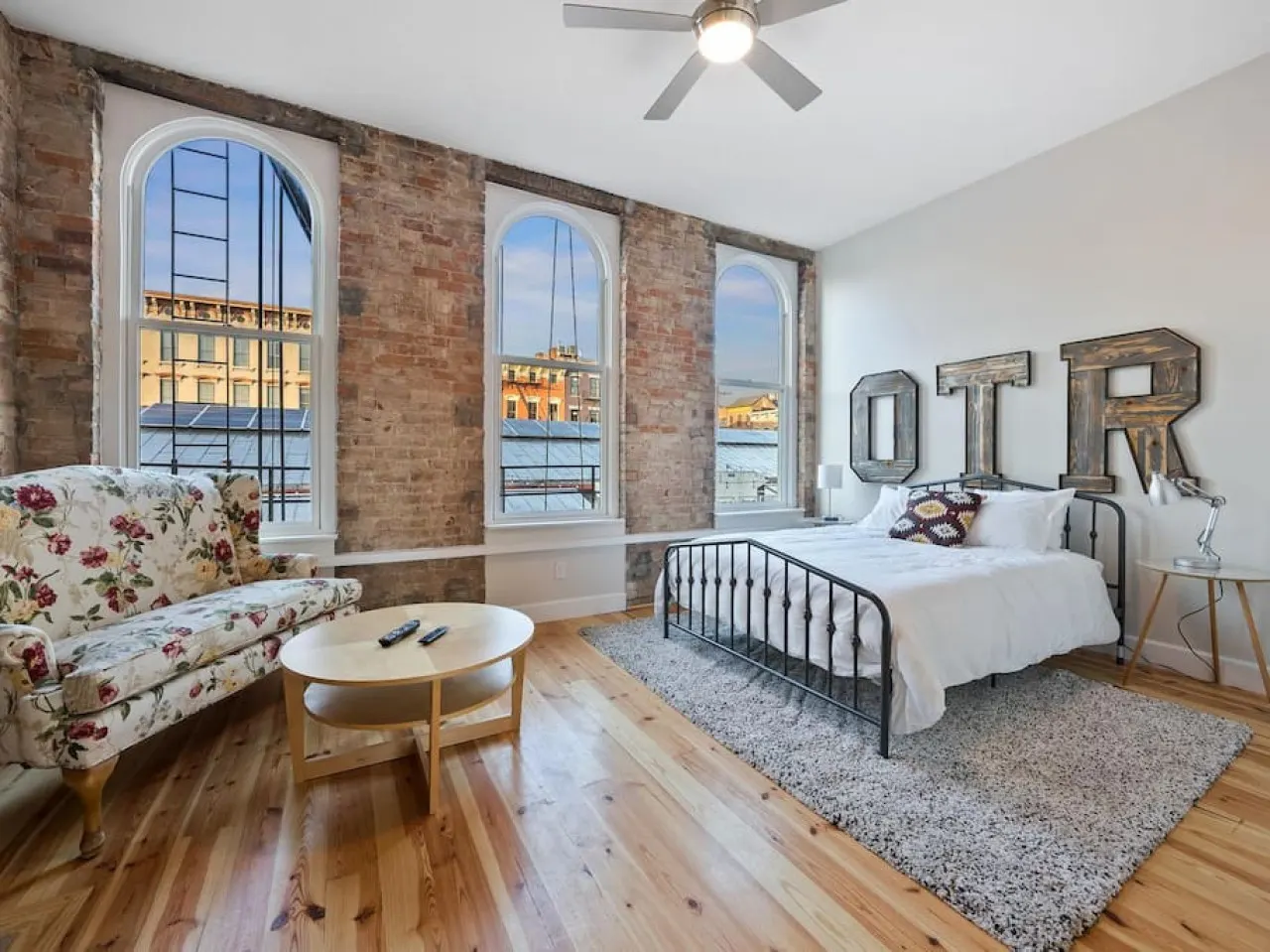 Findlay Suites -Explore OTR with an Outdoor Deck! — foto 3