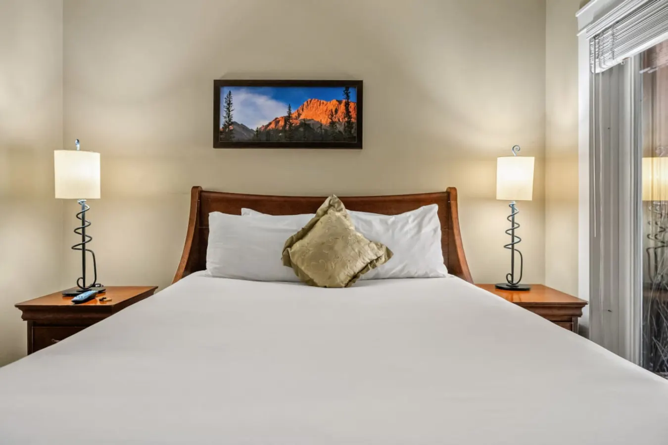 Modern Condo Retreat 2BR+Sofa Bed Patio & Trails 6