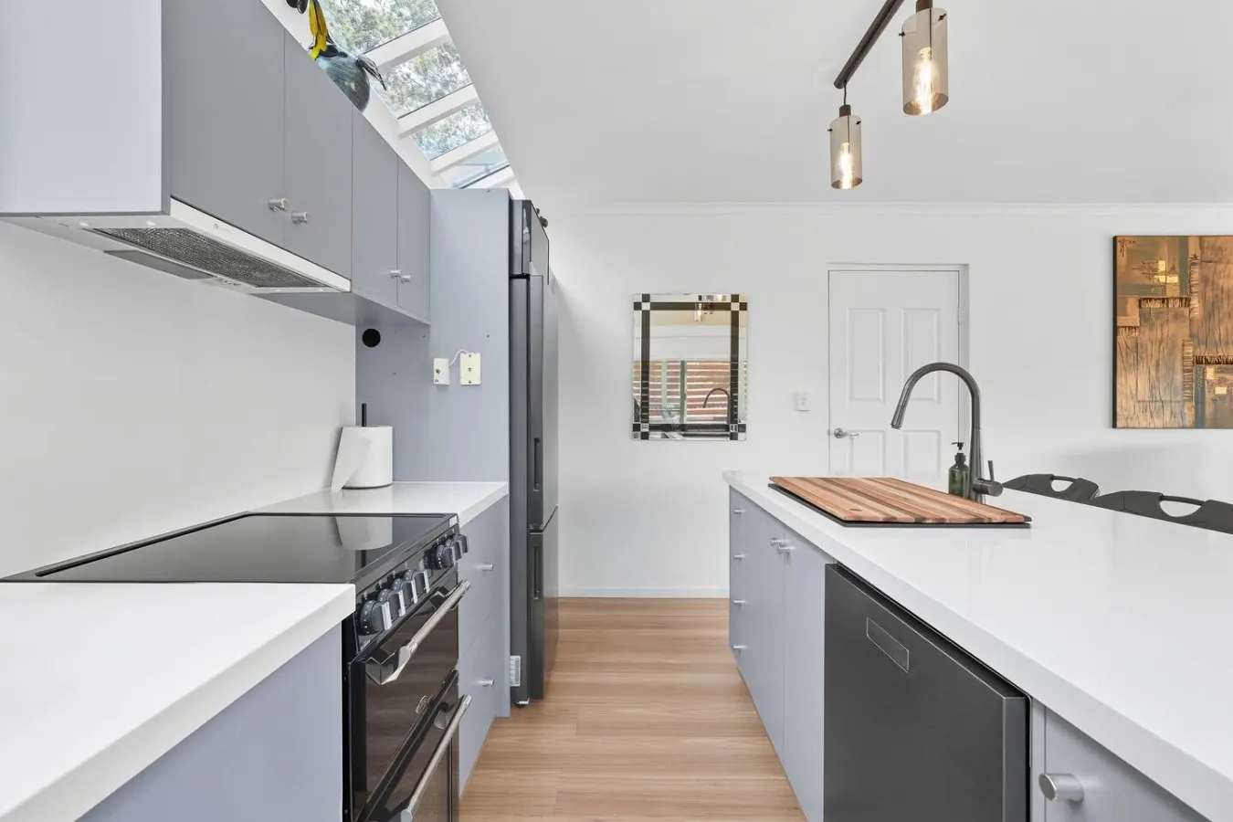 Lindisfarne Townhouse, Hot Tub & River Views 16