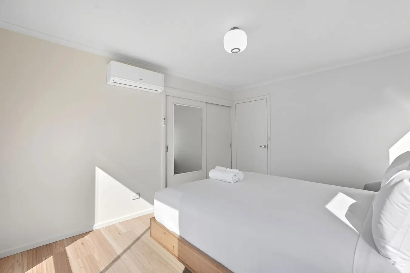 Lindisfarne Townhouse, Hot Tub & River Views 17
