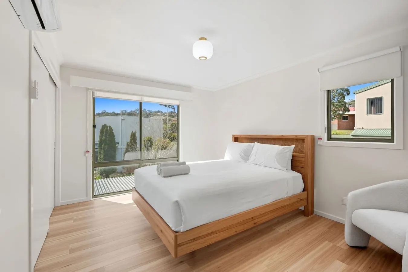 Lindisfarne Townhouse, Hot Tub & River Views 19