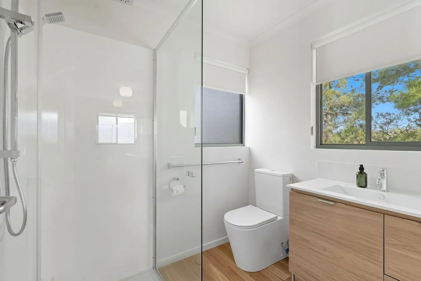 Lindisfarne Townhouse, Hot Tub & River Views 20