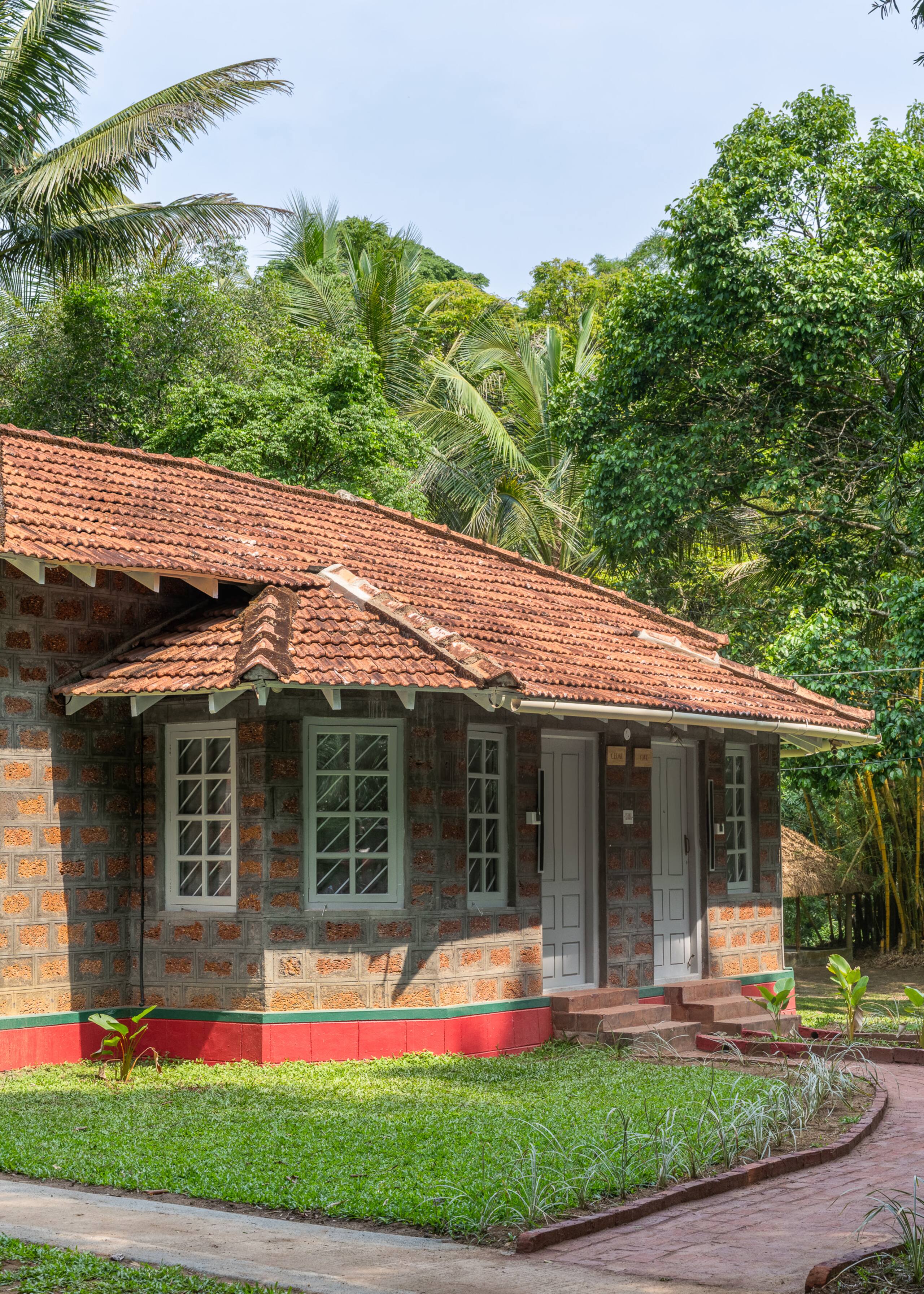 Timber Cottage by Raho Stream View Estate Escape