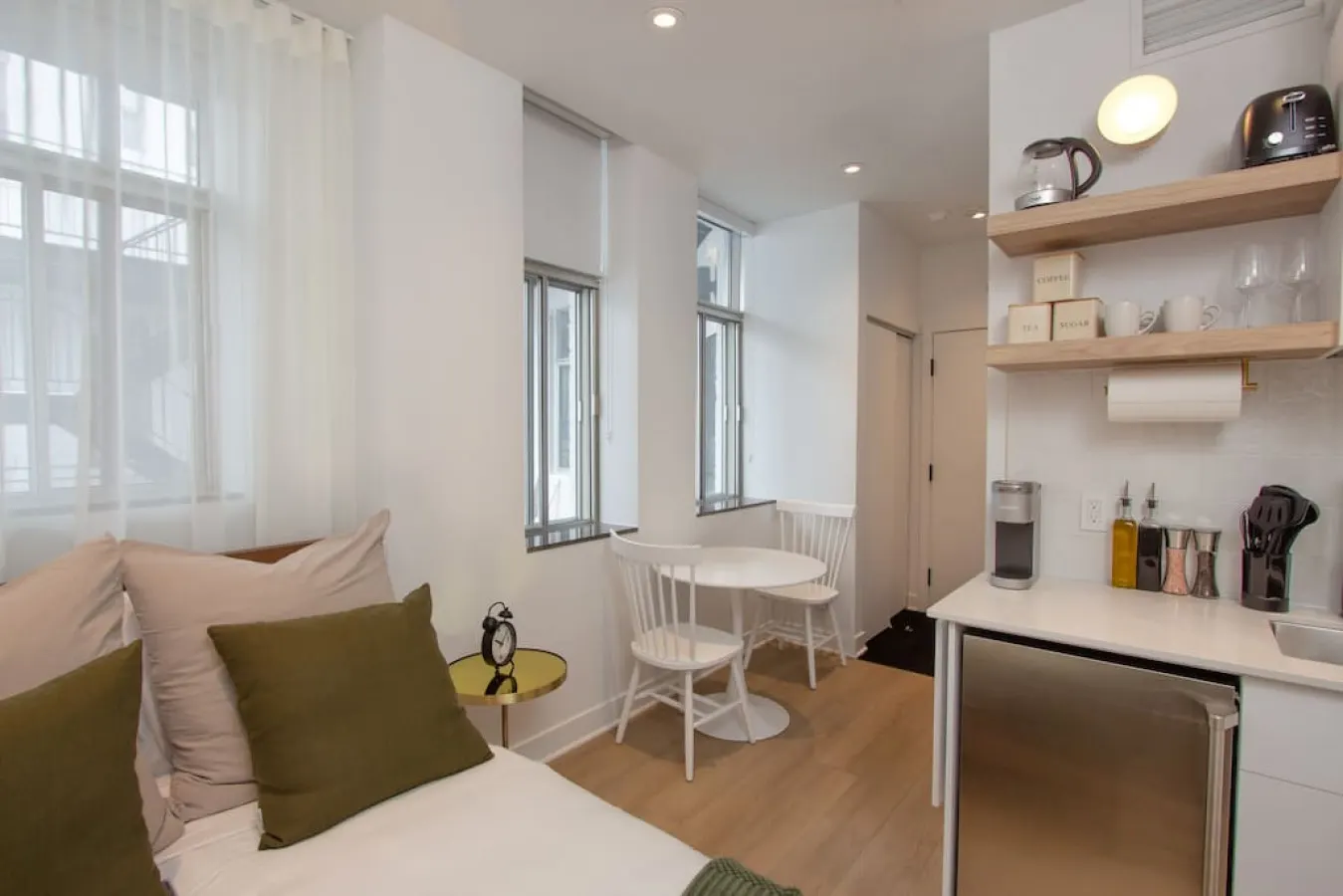 Studio6/Plateau/St-Denis/Terraces/SelfCheck-In/AC 2