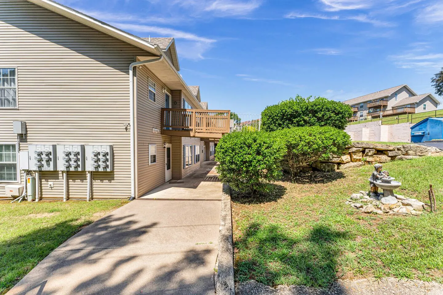 Condo with Waterfront / Golf Course view 5