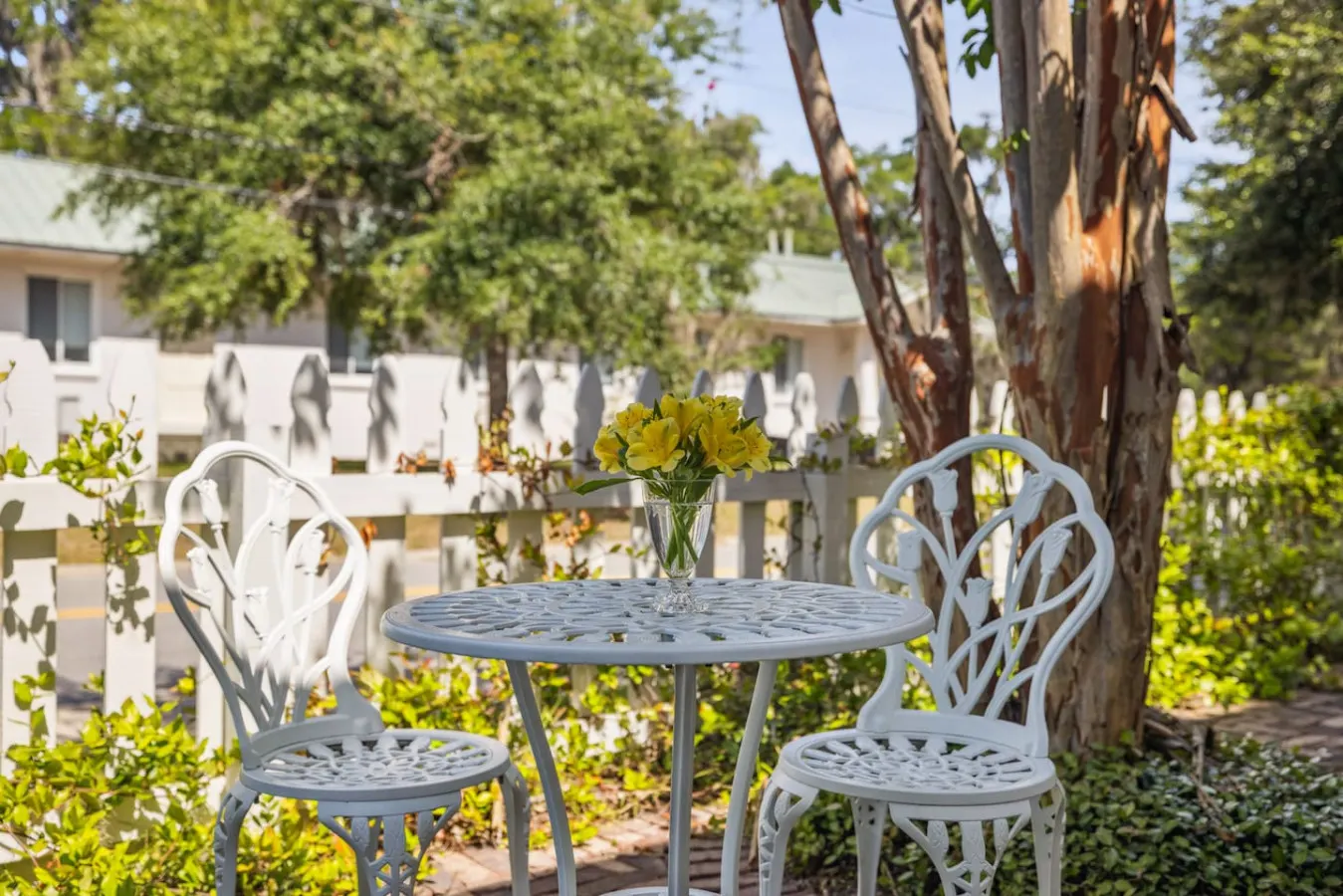 Luxe Designer Home Steps from Beaufort Waterfront — photo 4