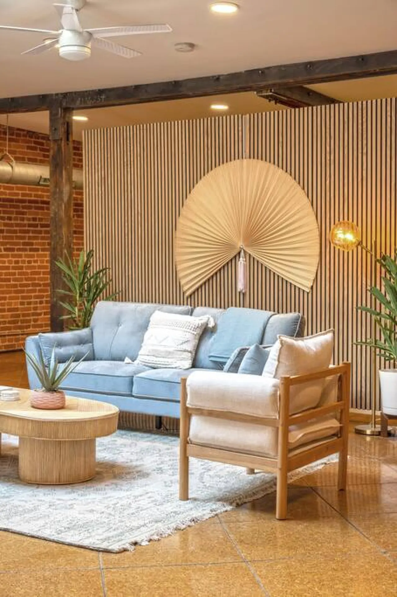 Deluxe 3BR Loft Walkable to Everything Downtown 8