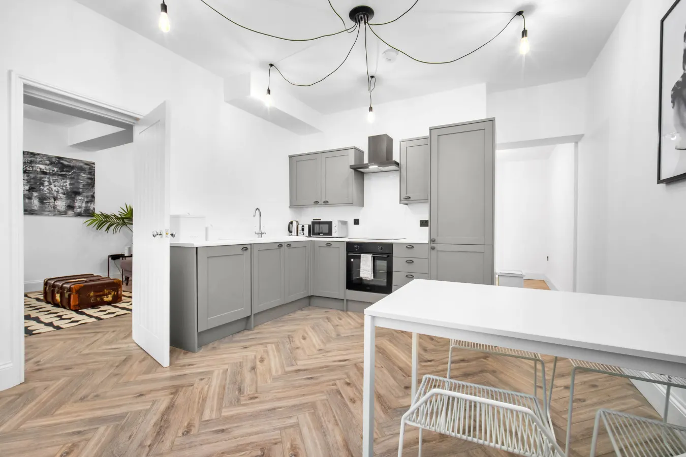 Modern 3 Bedroom Townhouse - Bedroom TVs - Wolverhampton Centre 13