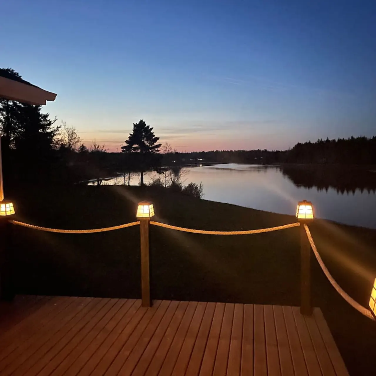 Private Waterfront Getaway — photo 3