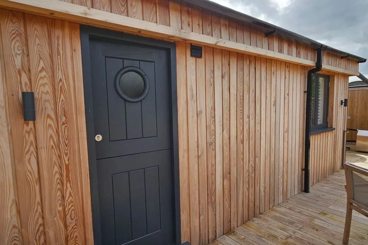 Humberston Boathouse & Hot Tub - Cleethorpes Beach 19