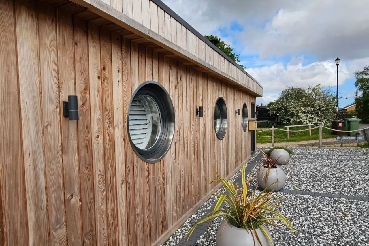 Humberston Boathouse & Hot Tub - Cleethorpes Beach — photo 4