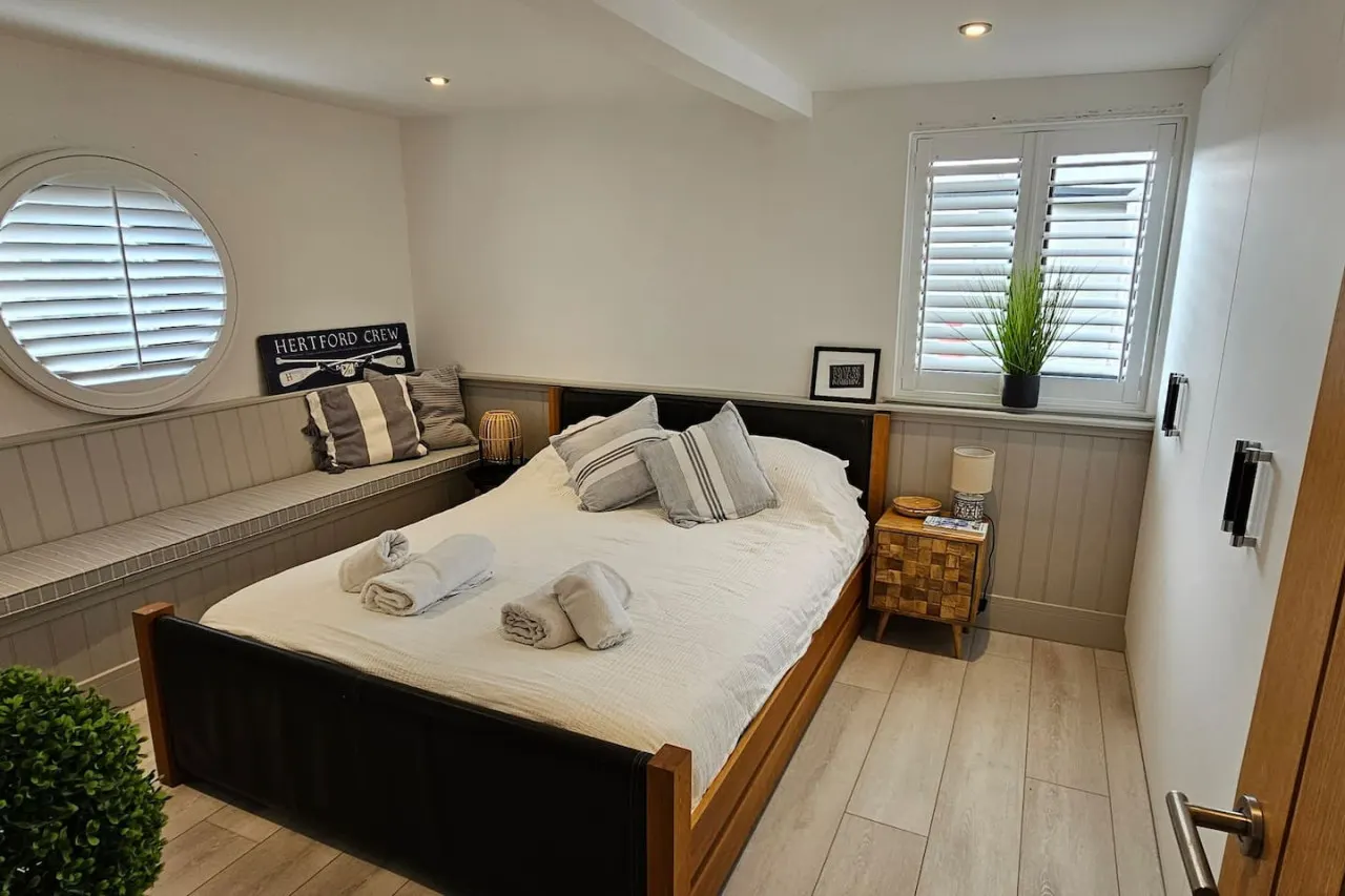 Humberston Boathouse & Hot Tub - Cleethorpes Beach 7