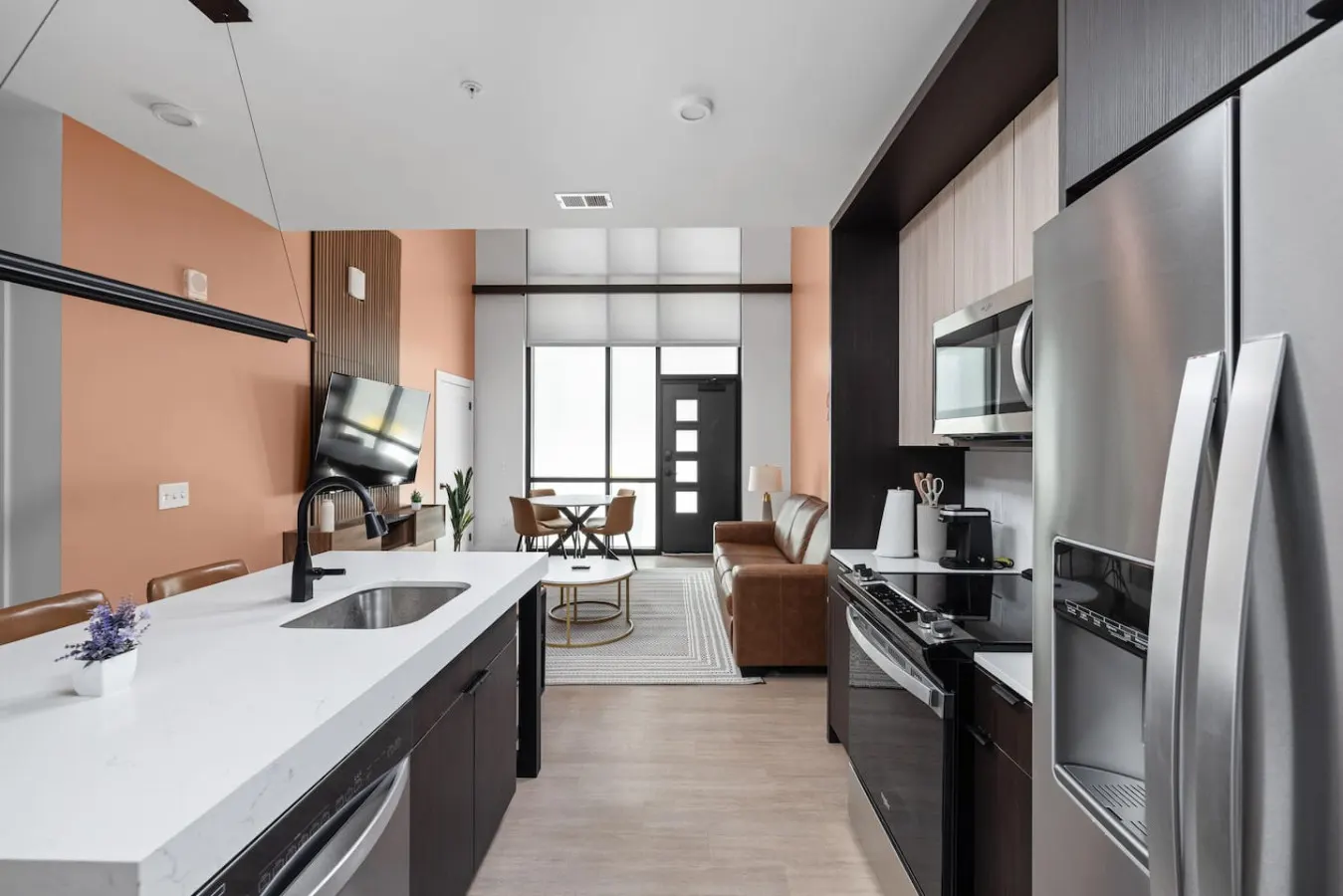Insane Massive Modern Townhome: Parking+Pool+Lounge 15