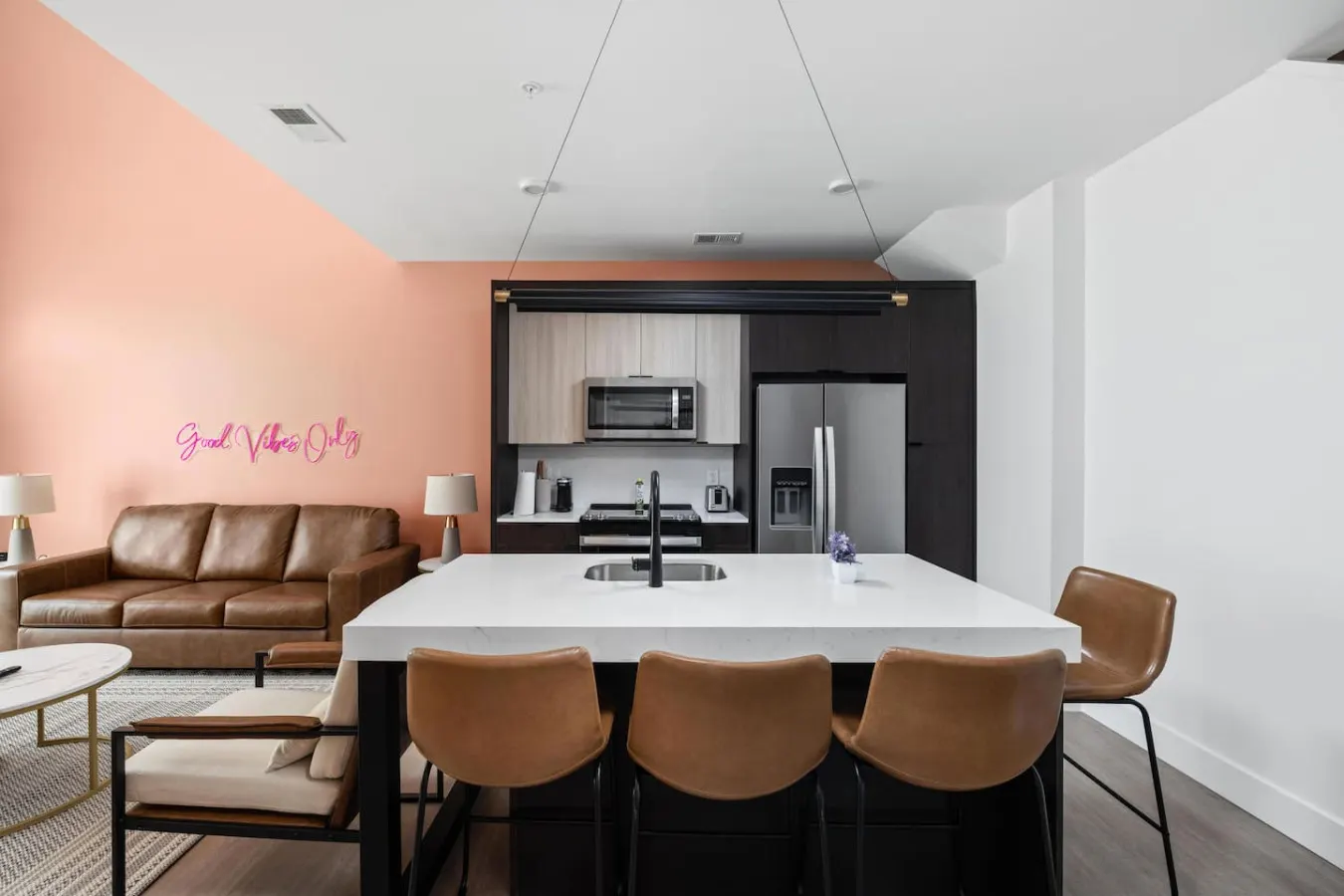 Insane Massive Modern Townhome: Parking+Pool+Lounge — photo 4