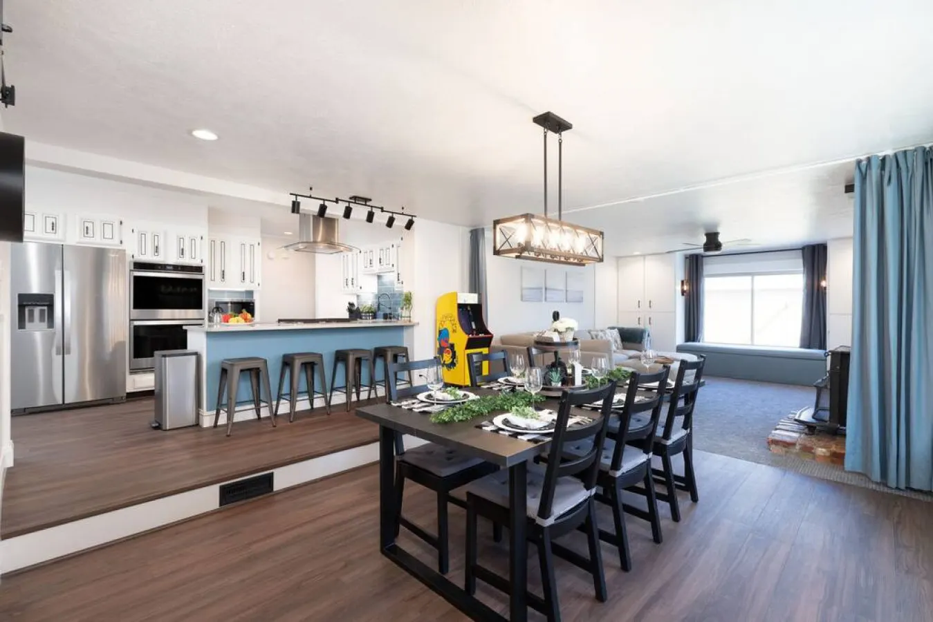 Furnished 3BR Near Downtown & SLC Airport Fiber WiFi, Garage + Backyard 10