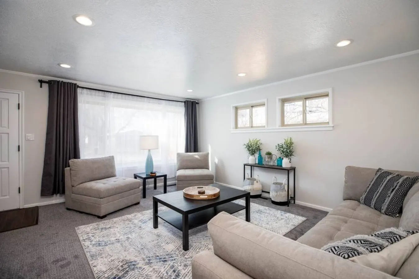 Furnished 3BR Near Downtown & SLC Airport Fiber WiFi, Garage + Backyard 18