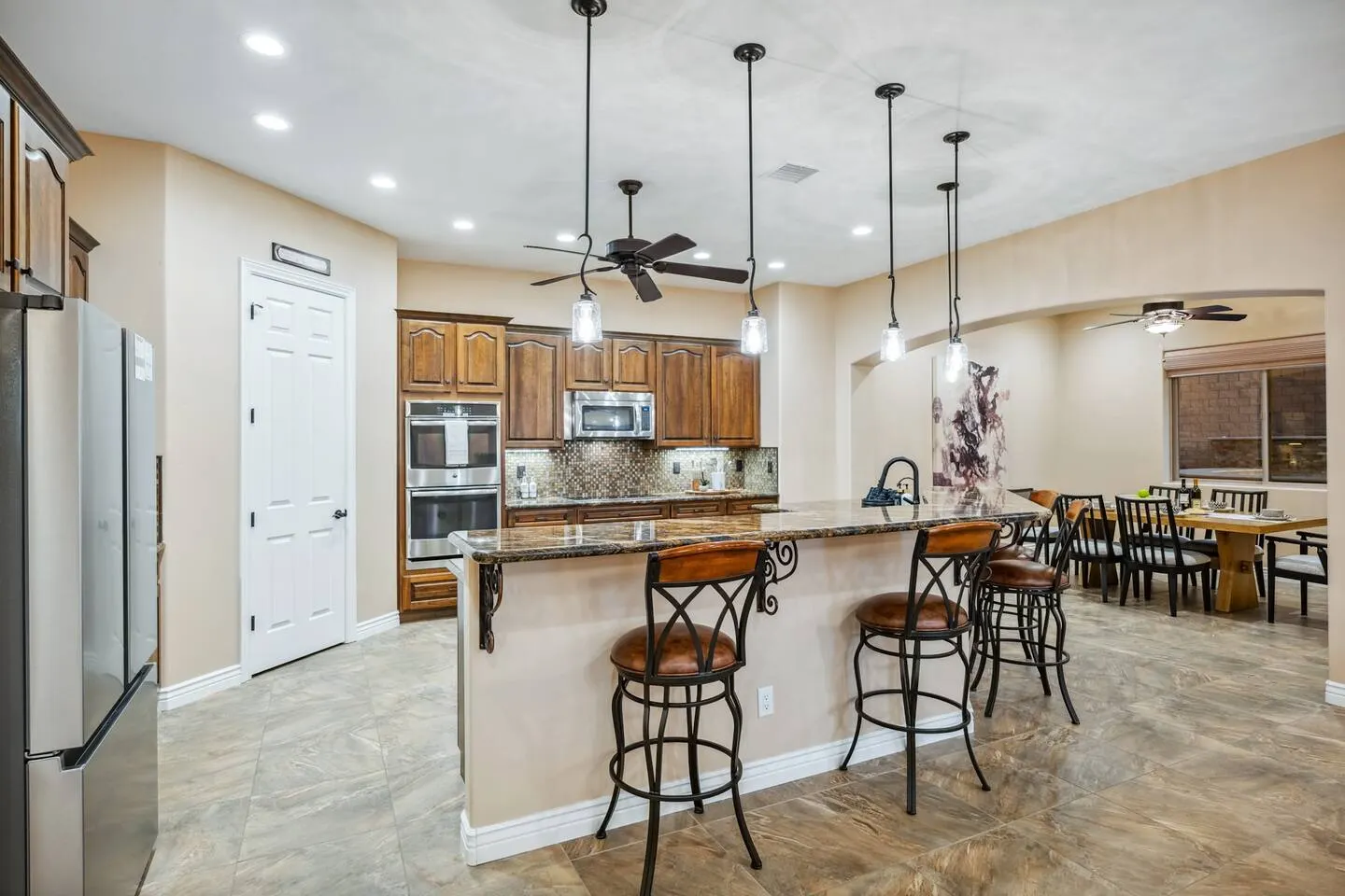 Grand Luxe Pool+Spa RV Garage Starlink BBQ 12