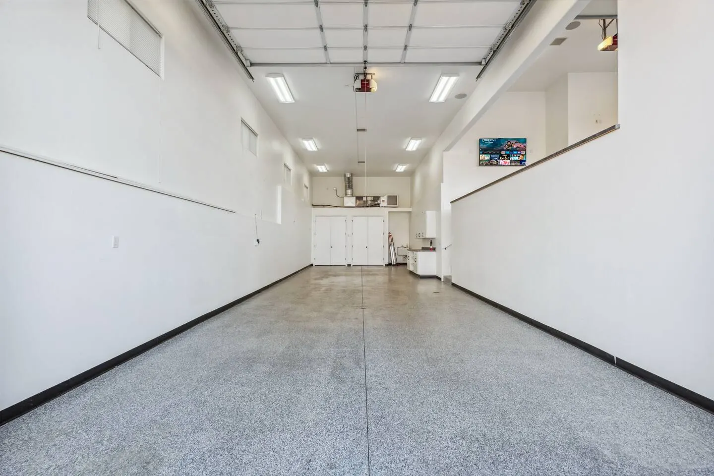 Grand Luxe | Pool+Spa| RV Garage | Starlink | BBQ — photo 4