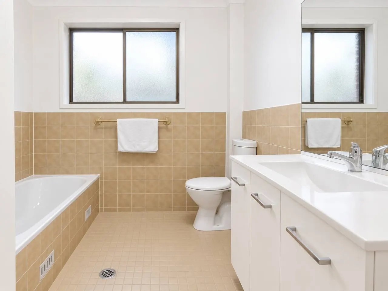 Quiet Marsfield 3BR + Study House with Garage 9