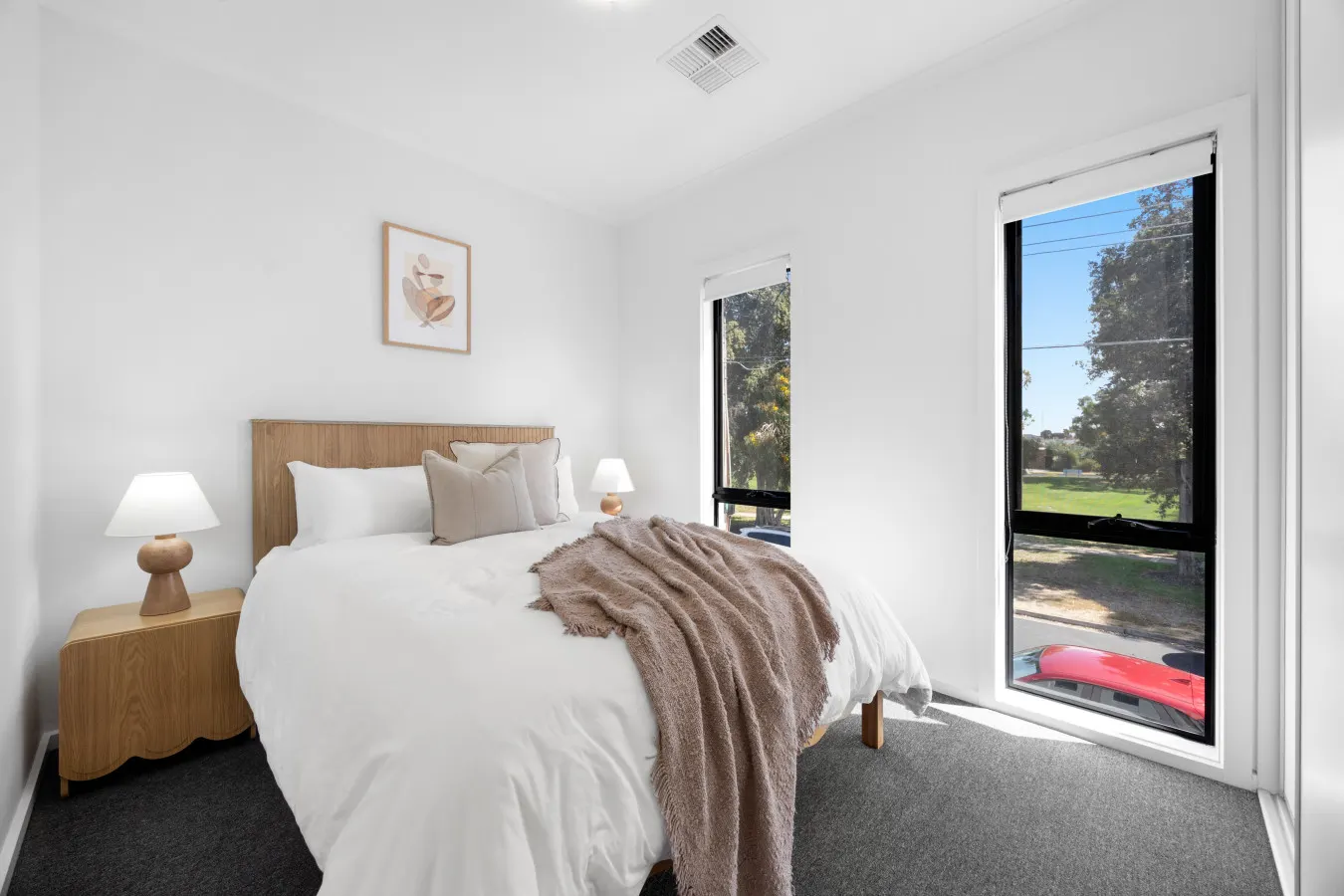 The Oak Grove—Stylish Retreat between Beach & CBD 14