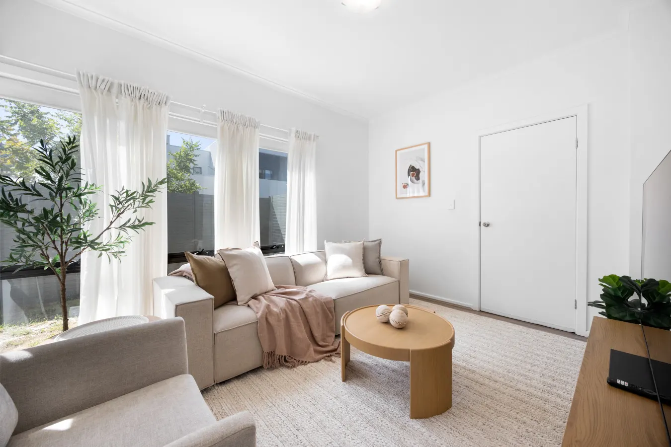 The Oak Grove—Stylish Retreat between Beach & CBD 7