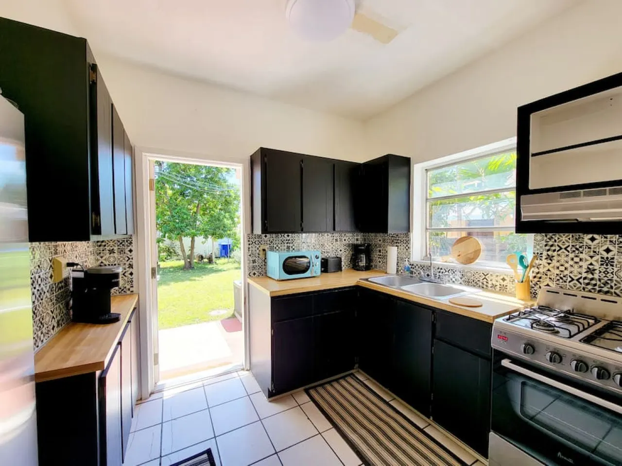 3BR Little Havana | Walk to Calle Ocho | Parking — photo 2