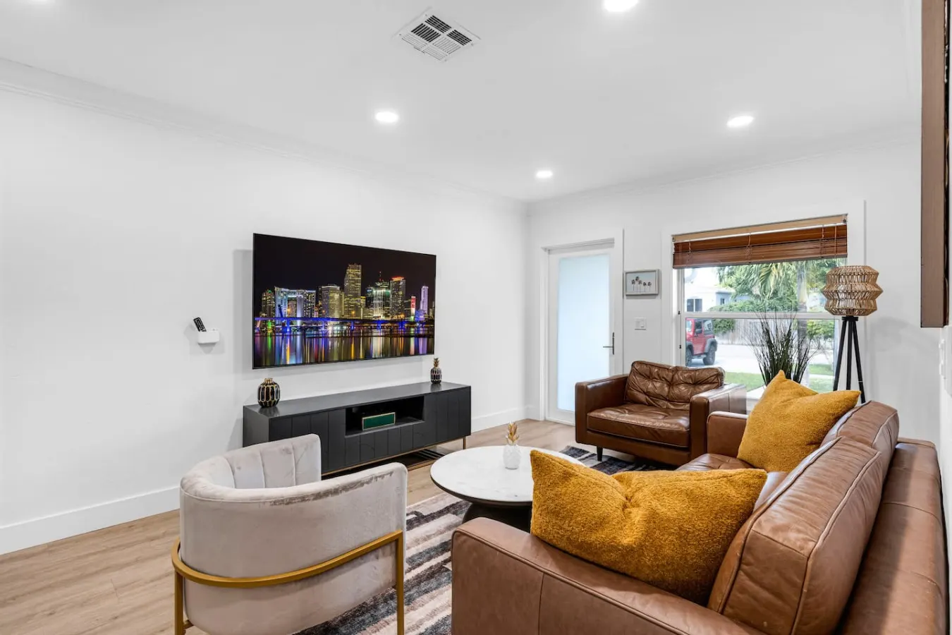 Stunning Tropical Pool House Miami Coconut Grove 14
