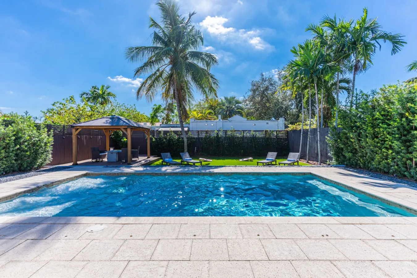 Stunning Tropical Pool House Miami Coconut Grove 3