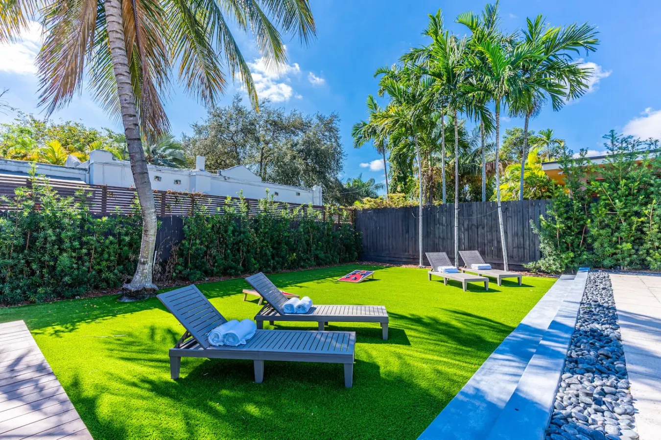 Stunning Tropical Pool House Miami Coconut Grove 4