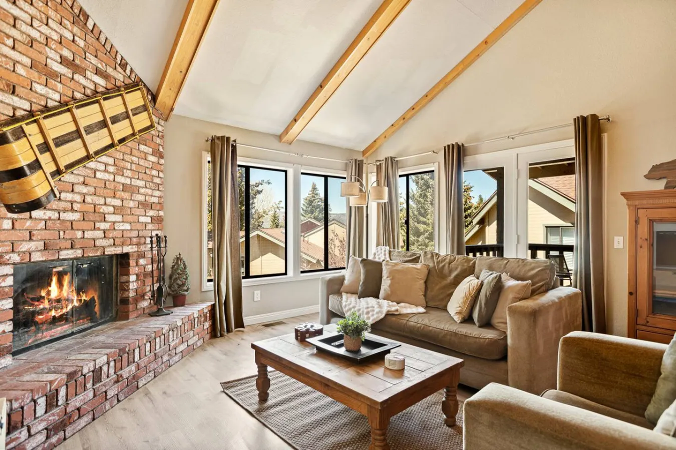 Nest At Moonridge, w/ Hot tub & Golf Course Views