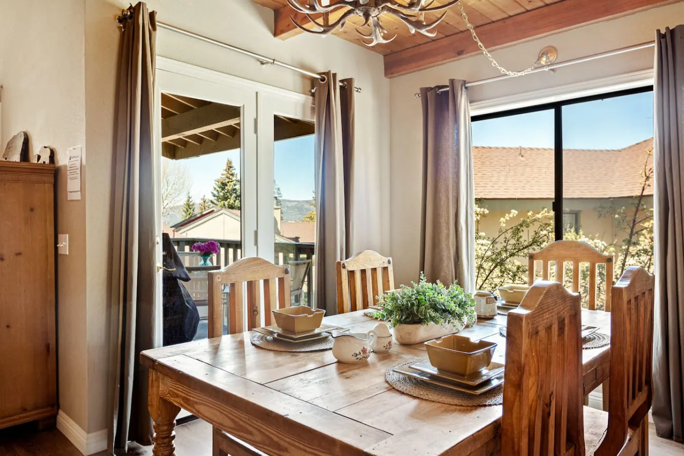 Nest At Moonridge, w/ Hot tub & Golf Course Views 10