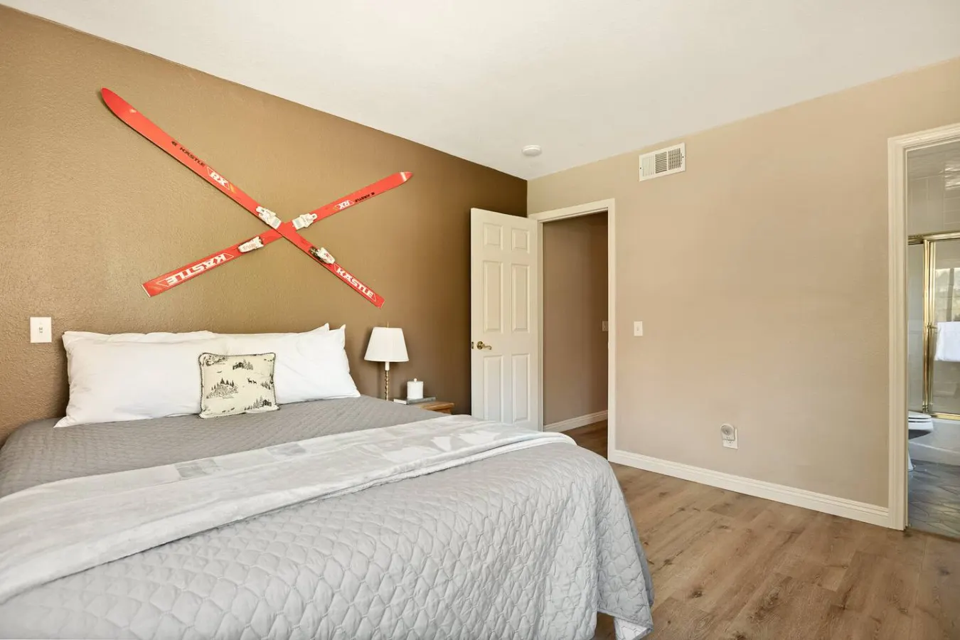 Nest At Moonridge, w/ Hot tub & Golf Course Views 19