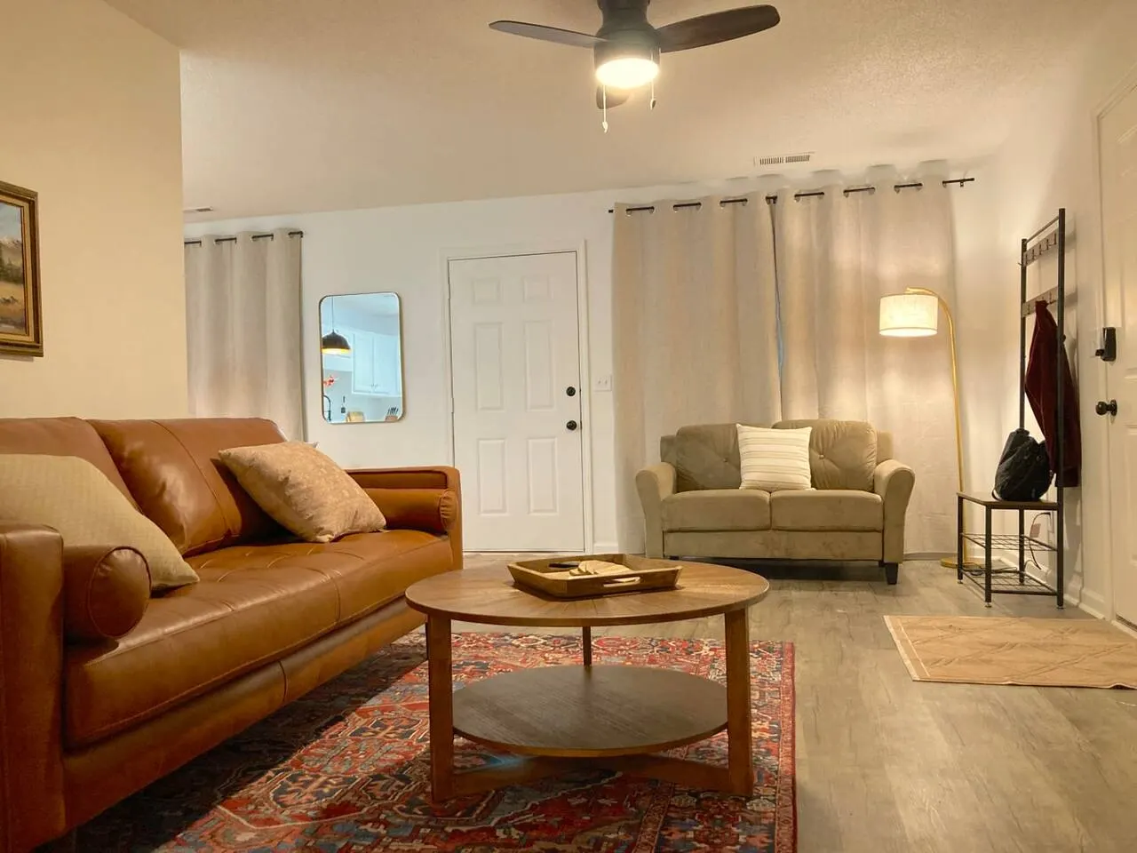 3 Bed 2 Bath Renovated Cozy Rustic Home 12