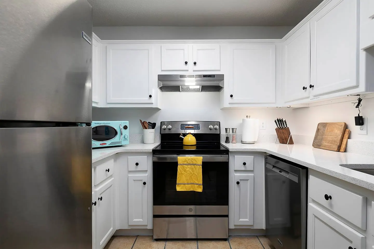 3 Bed 2 Bath Renovated Cozy Rustic Home 13