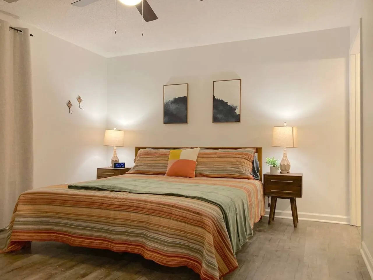 3 Bed 2 Bath Renovated Cozy Rustic Home 16