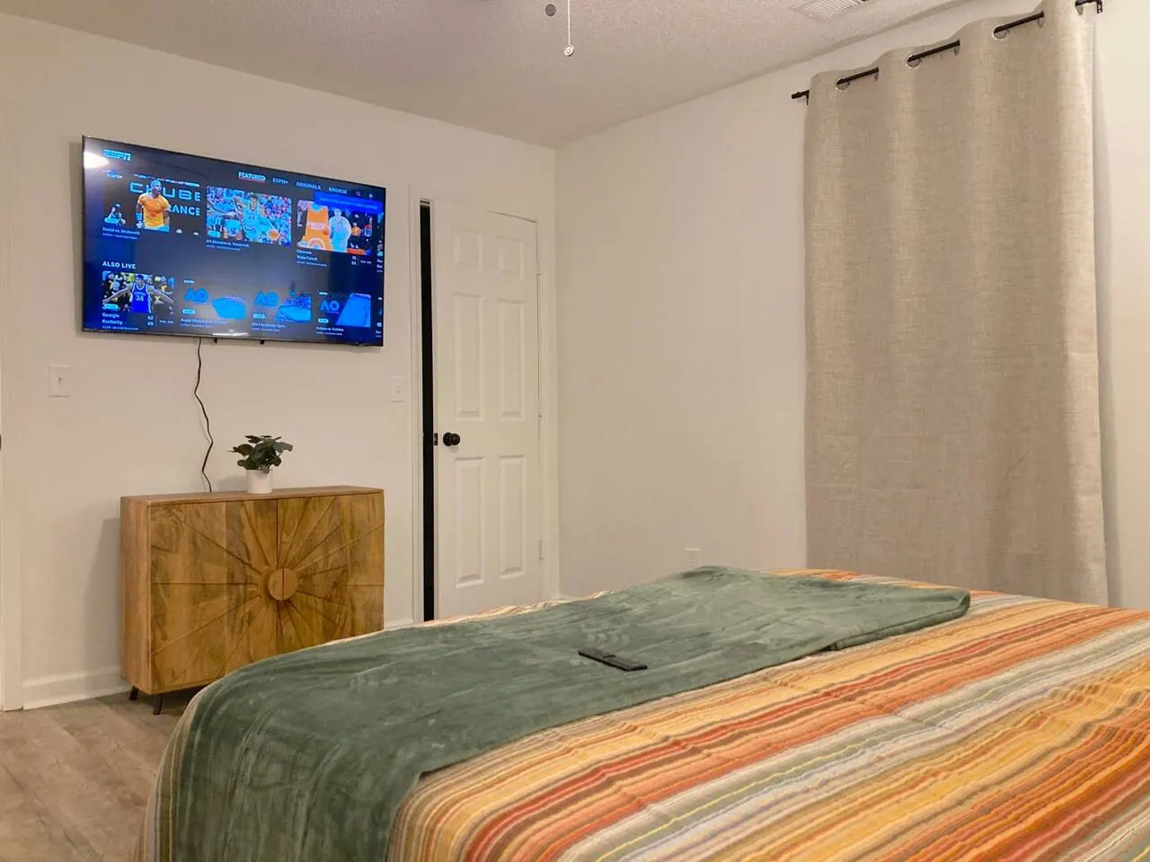 3 Bed 2 Bath Renovated Cozy Rustic Home 17