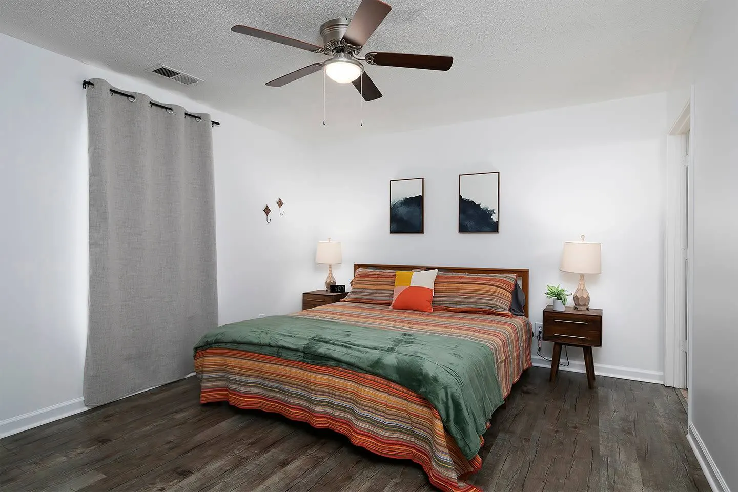 3 Bed 2 Bath Renovated Cozy Rustic Home 6