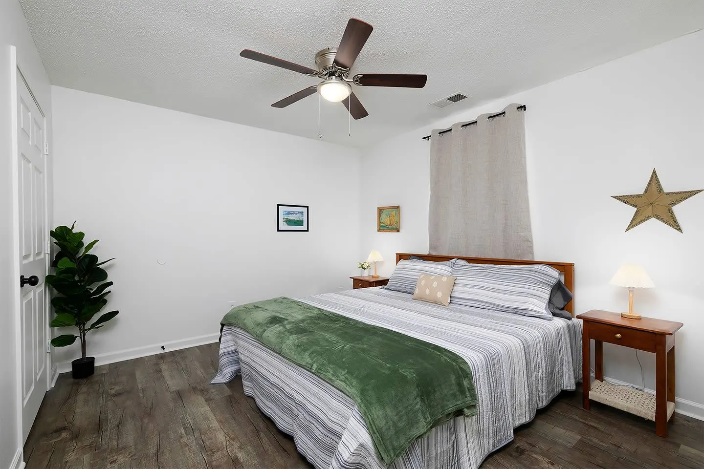 3 Bed 2 Bath Renovated Cozy Rustic Home 8