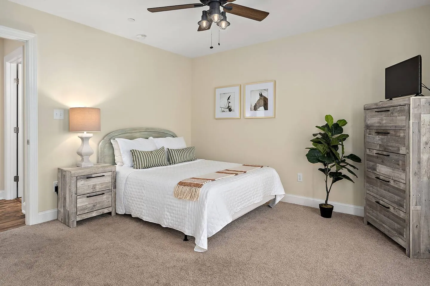 Lux Estate Mins to OCMD! Gym-GameRoom-FirePit-BBQ 13