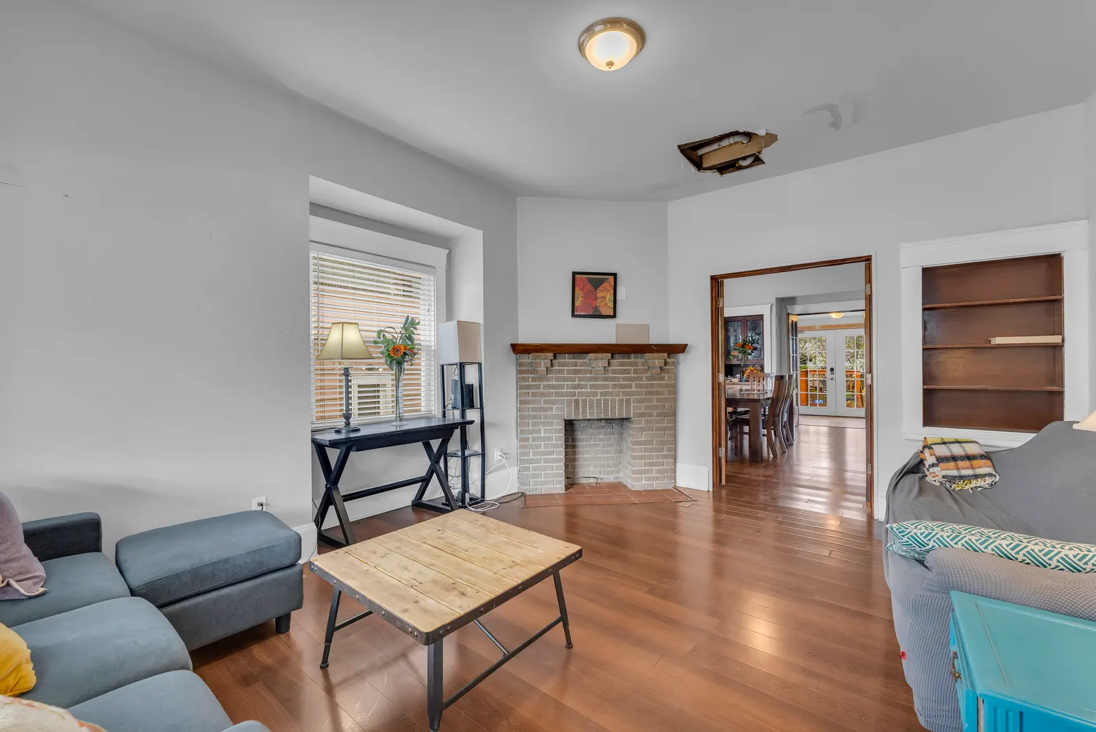 Pet-Friendly Solo Stay 5 Min to RTA P2014R1S 11