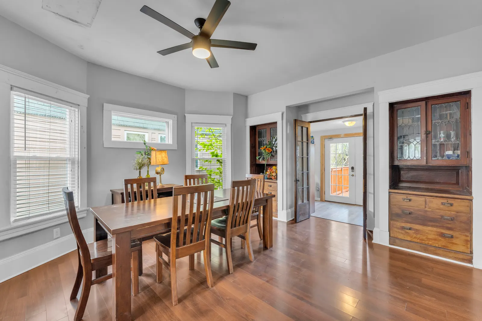 Pet-Friendly Solo Stay 5 Min to RTA P2014R1S 16