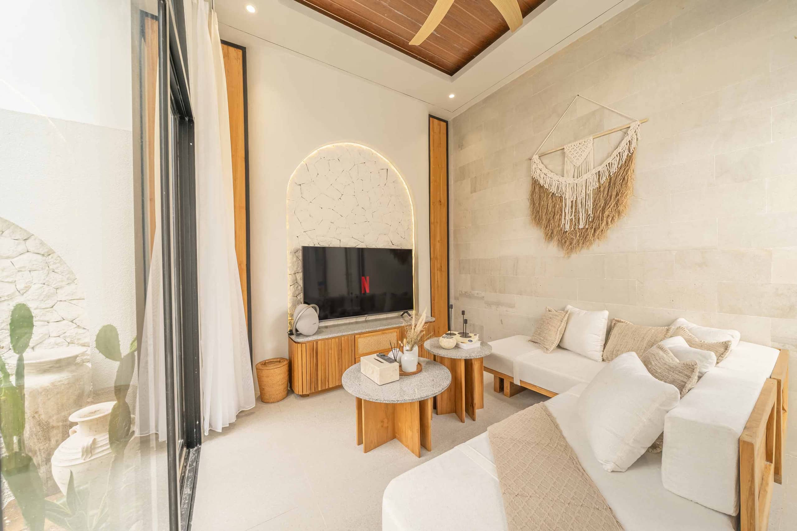D’Amelia Jimbaran – Mediterranean Tropical Villa 11