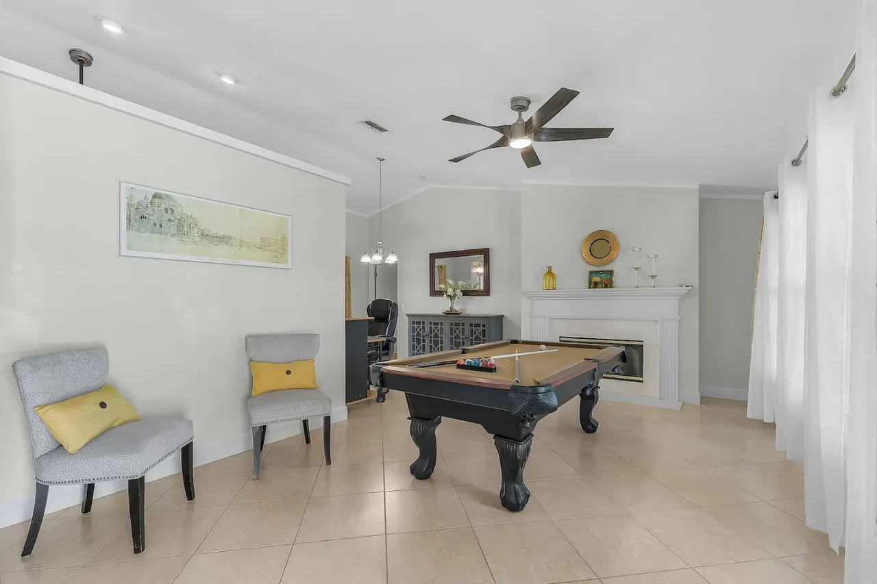 Heated Pool home with FREE Pay Per View Sports 12
