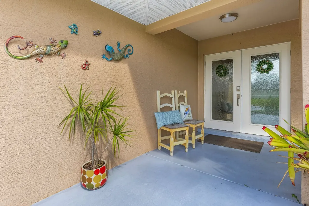 Heated Pool home with FREE Pay Per View Sports 8