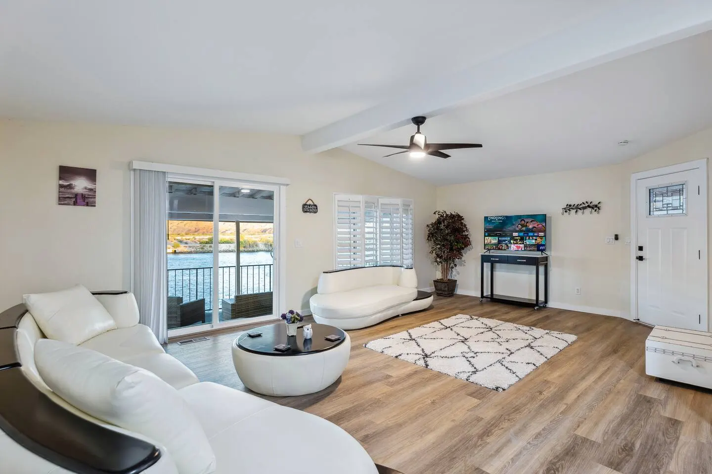 Horizon Villa 2bd 2ba Riverfront Game Room 11