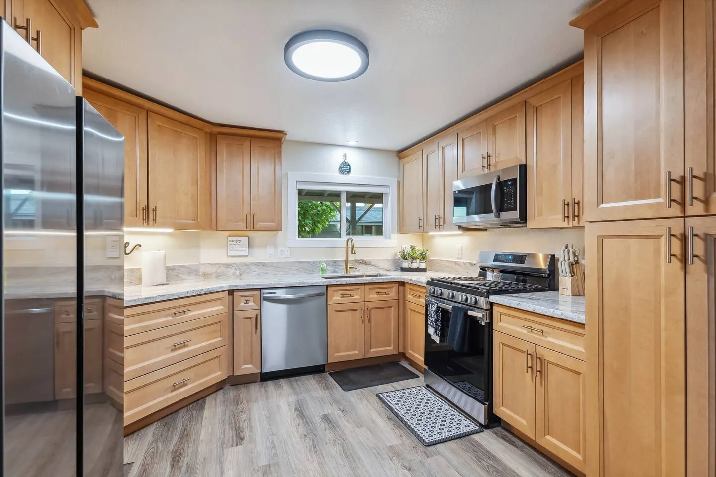Horizon Villa 2bd 2ba Riverfront Game Room 16