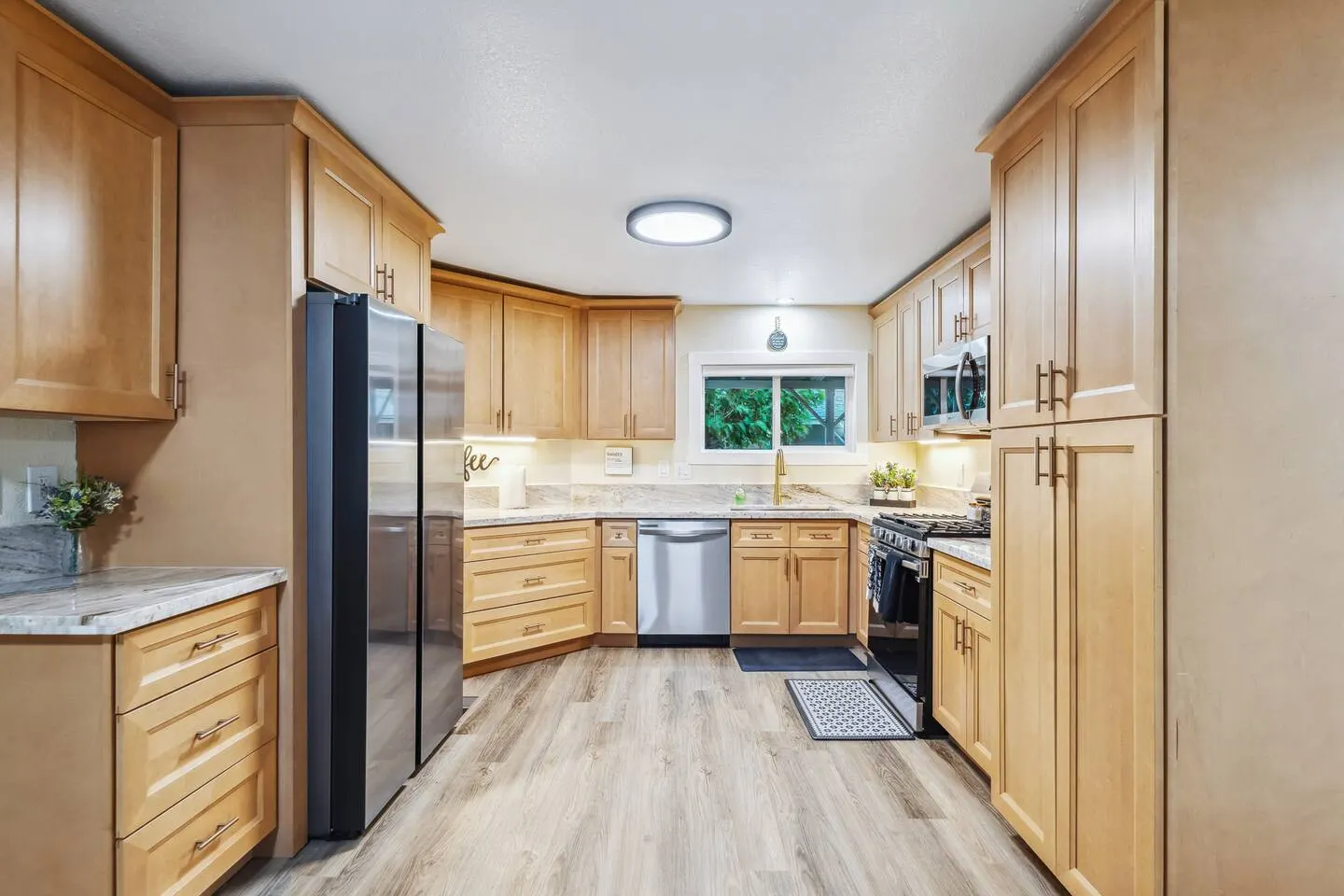 Horizon Villa 2bd 2ba Riverfront Game Room 17