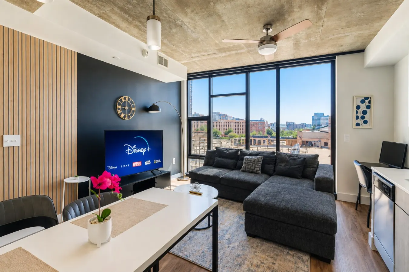 Vibrant 2BR Stay | Pool, Sauna & Lounge P2