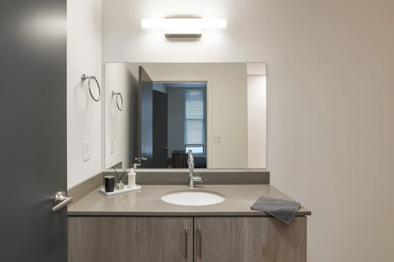Vibrant 2BR Stay Pool, Sauna & Lounge P2 13